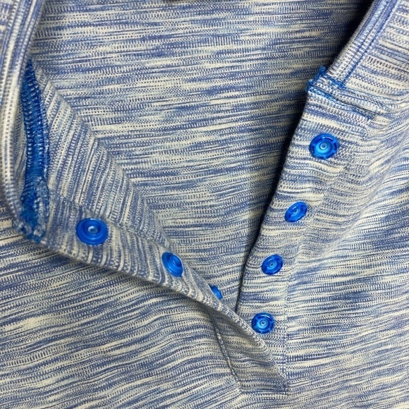 Tasc performance wear hooded snap front shirt size medium - Picture 4 of 7